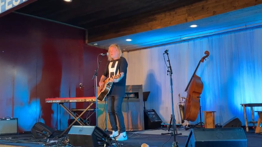 Släktskap mellan Staffan Hellstrand och Monica Förster